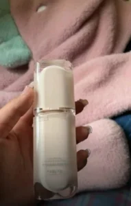 Click to view full screen UODO "Light-Chasing" Series Crystal Translucent Liquid Foundation photo review